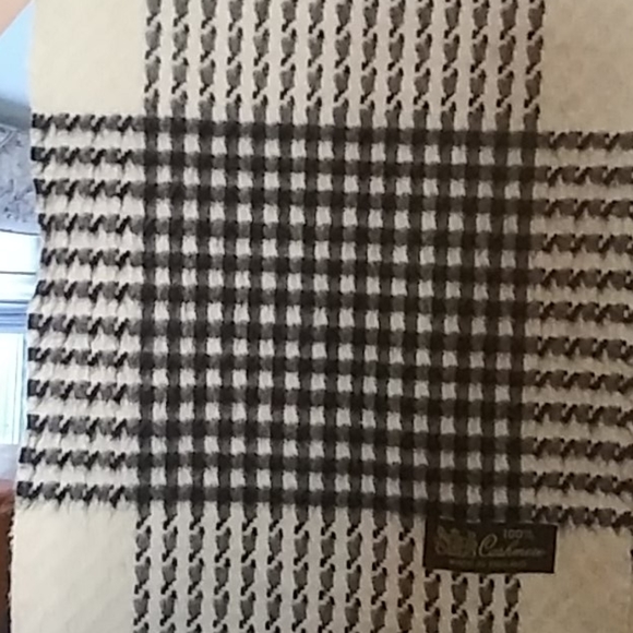 Cashmere scarf - Picture 1 of 4